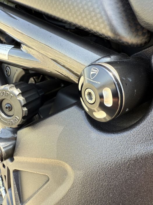 Ducati Diavel - carbon edicion