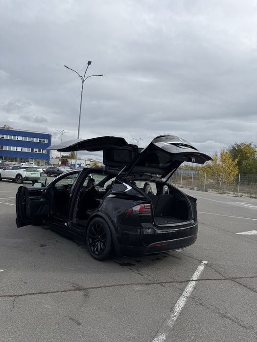 Тесла модел х 84км родного пробега