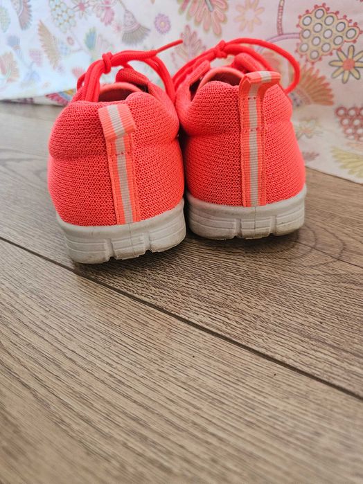 Buty sportowe damskie 38