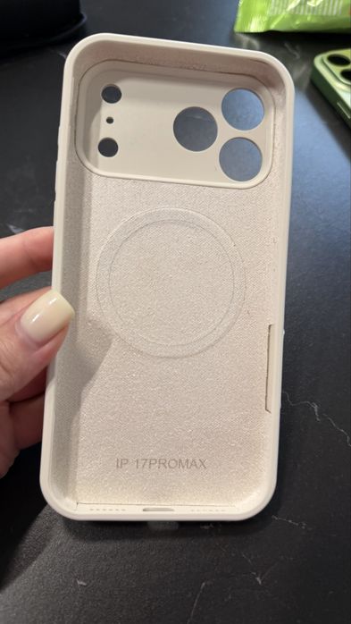 Силіконовий чехол на iphone 17 pro max, молочного кольору
