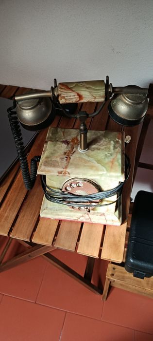 Telefone antigo.