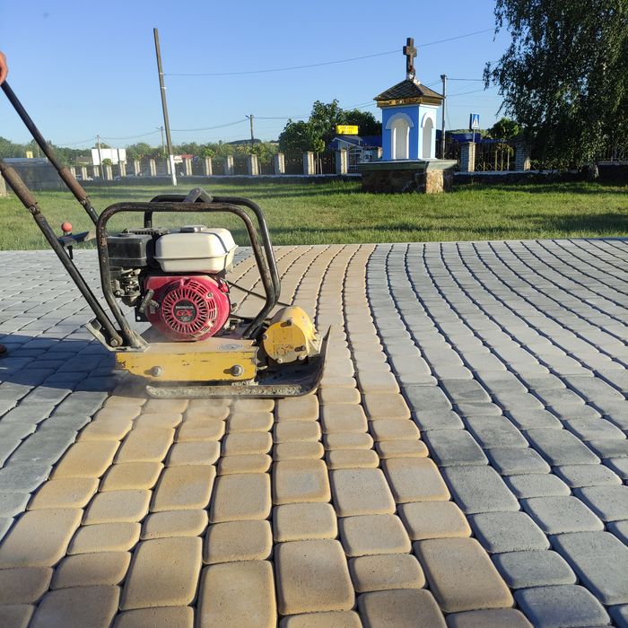 Встановлення Бруківки плитка Тротуарна укладка монтаж прорахунок двору