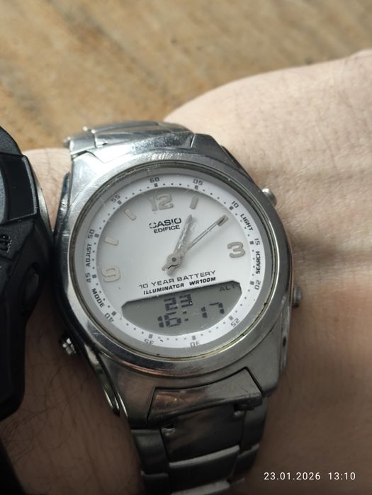 Zegarek elektroniczny Casio Edifice EFS 109  iluminator . Vintage