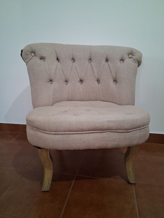 A Loja do Gato Preto cadeirão, sofá e poltrona  vintage bege  NOVO