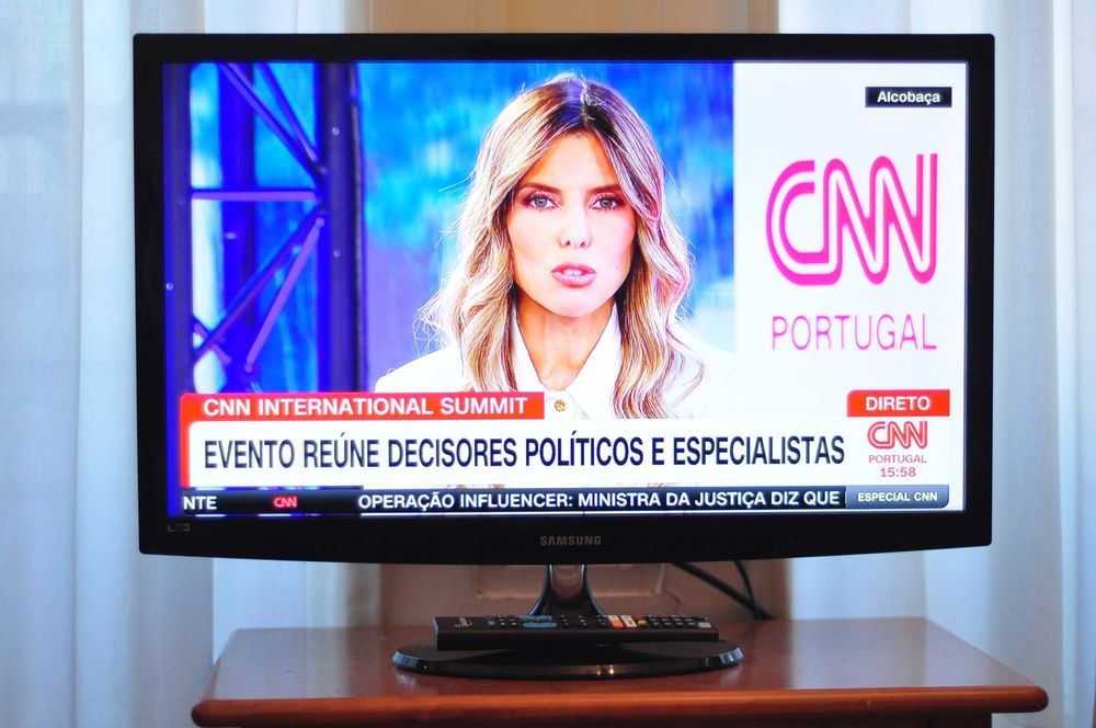 televisão / monitor led Samsung 27 polegadas em excelente estado