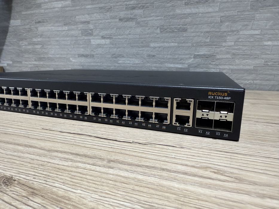 Комутатор, Switch Ruckus ICX 7150-48P PoE+ 48 porte GbE + 4x 10Gb SFP+