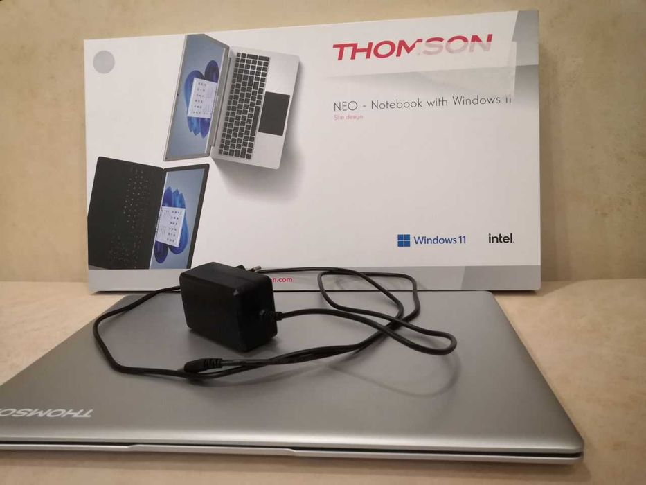 ноутбук Thomson Neo