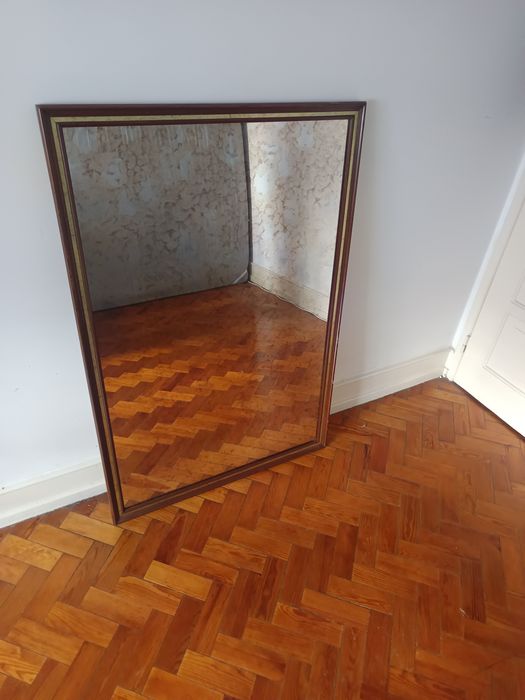 Espelho Vintage com Moldura em Madeira