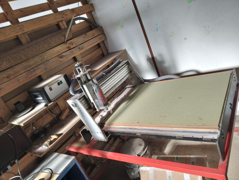 Fresadora CNC 1075