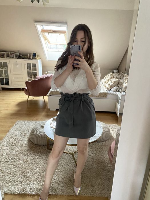 Spódnica mini z wiązaniem s