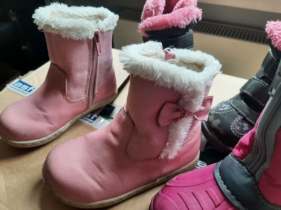Buty zimowe,kozaki,śniegowce dla dziewczynki.Rozm.23,24,25.