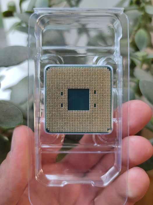 Процесор Ryzen 5700X новий