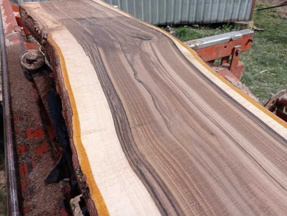 Tartak objazdowy, trak mobilny, przecieranie drewna u klienta.