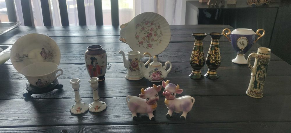 Vendo Bibelôs em porcelana, latão e estanho