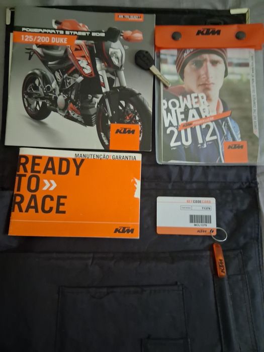 OPURTUNUDADE ! Ktm  Duke 200  NAKED  26cv / A2