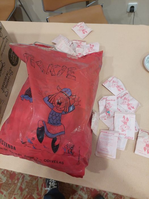 Vickie 150 sequetas com bonecos e cartas DISVENDA