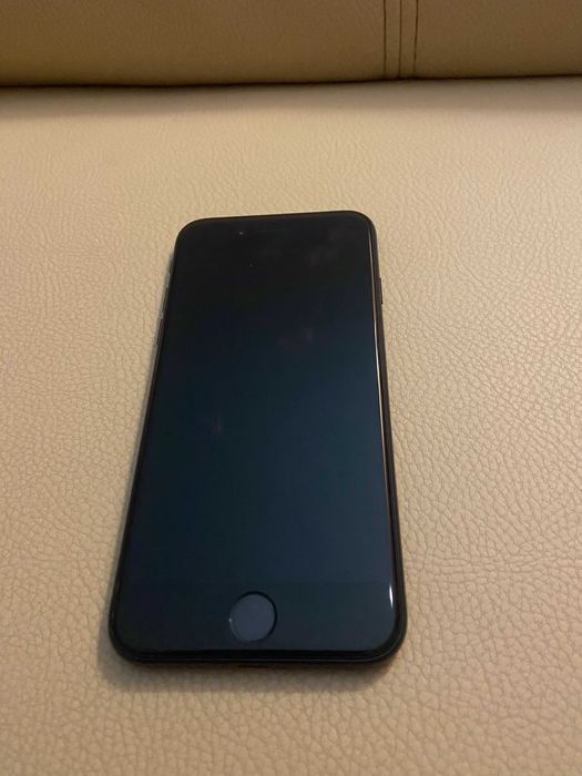 Iphone SE 2020 64gb neverlock ідеальний стан в оригіналі