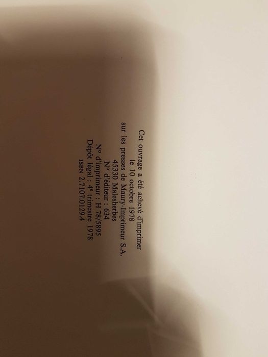 Livro Paris A Travers Les Ages