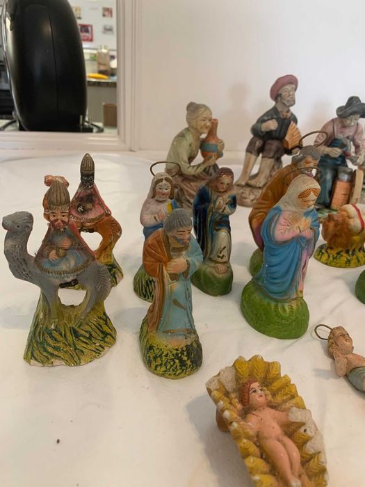 Figuras de presépio em cerâmica antigas