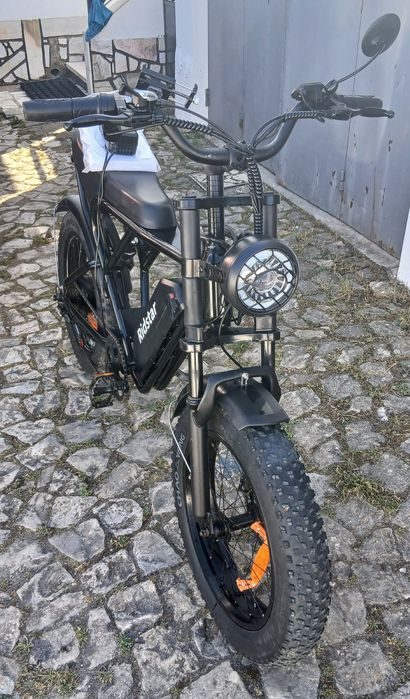 Bicicleta elétrica 1000W 48V 60 KM/H ridstar em muito bom estado com carregador, porta telemóvel e cadeado
FAÇO ENTREGA