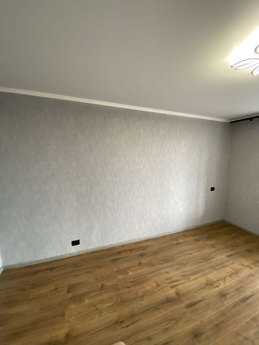 Продам 2кв 50м поряд Центр 62000 торг