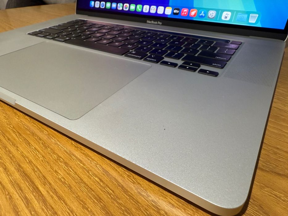 Apple MacBook Pro 16 (2019), silver | i9 | 1Tb | 16Gb