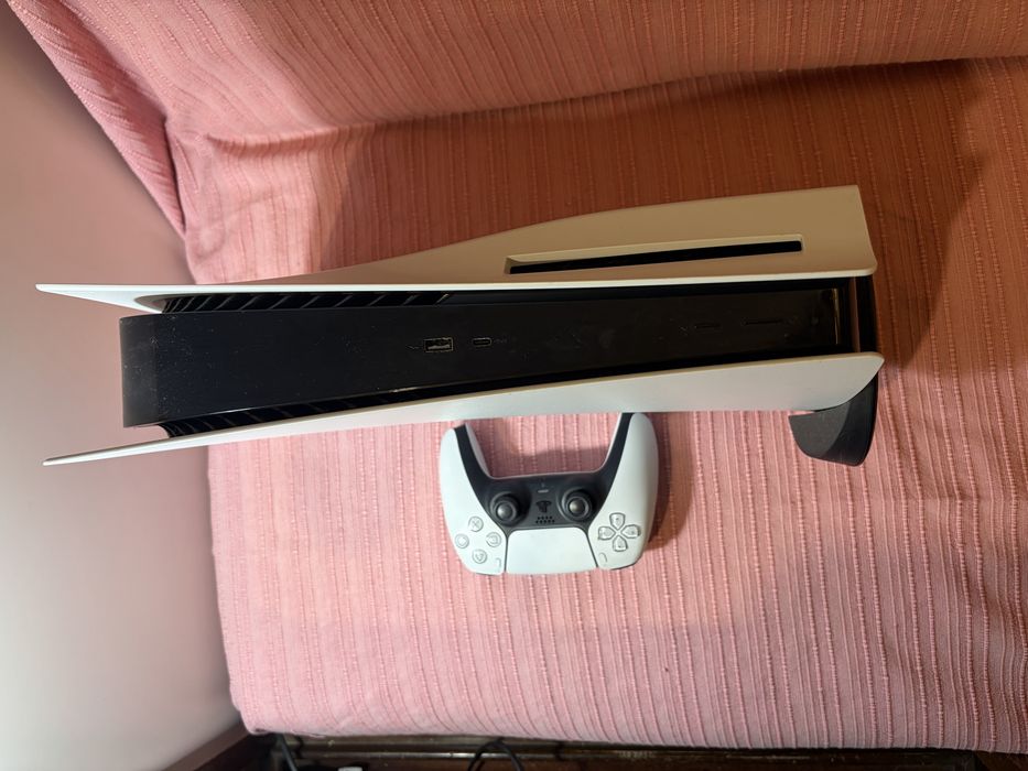 Vendo  PlayStation 5 como nova