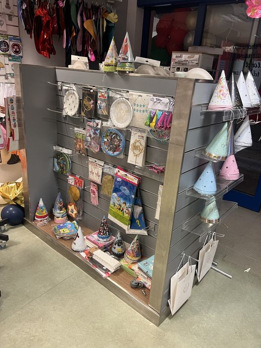 Sprzedam meble sklepowe