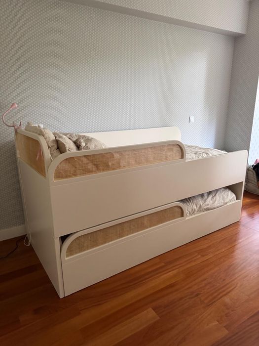 Cama dupla 90x200cm com gavetão em madeira lacada