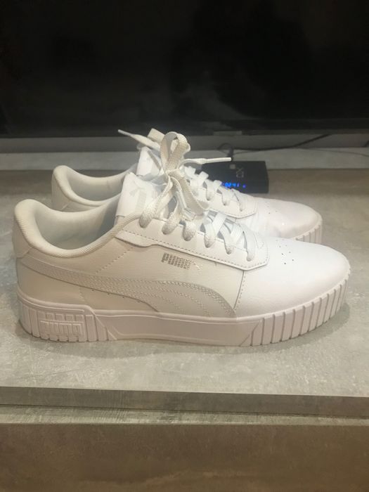 Оригінальні кросівки Puma carina 20