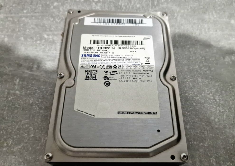 Жёсткий диск SSD 120 128Gb HDD 320гб