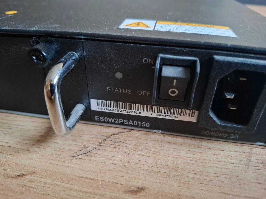 Switch Huawei S5720-28P-SI-AC (używany, sprawny)