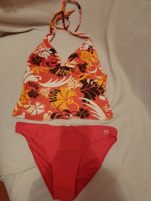Strój kąpielowy czerwony