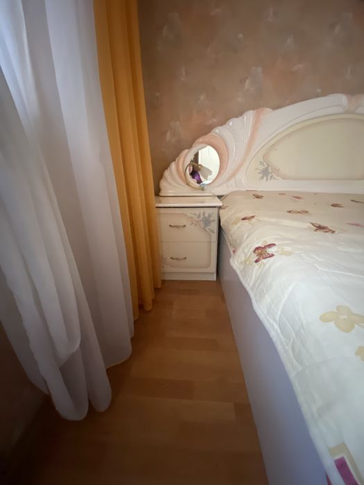 Продам спальню з тумбами та шафу