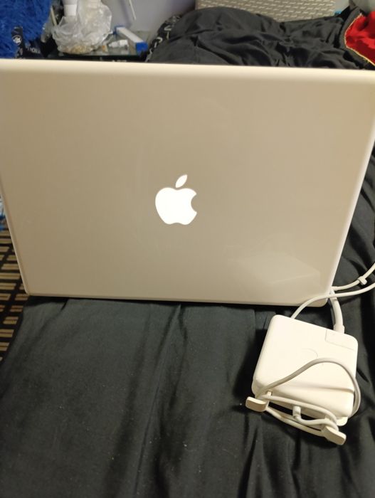 Продам MACBOOK !