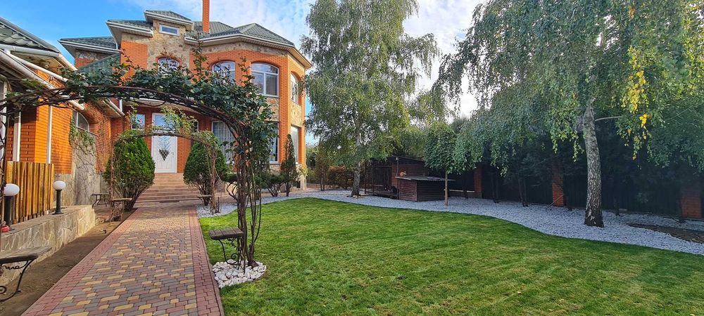 Продаж добротного будинку 450 кв.м. парк Петровського. Без комісії