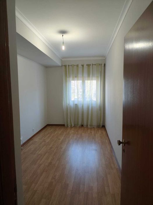 Arrenda-se apartamento T3 na Rua Dr. Francisco Duarte, Braga-S. Vitor