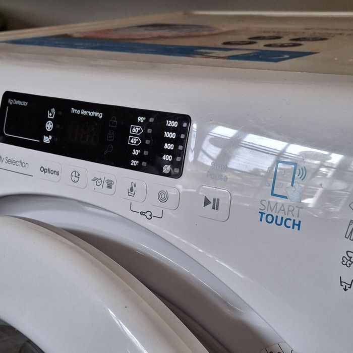Máquina de Lavar Roupa Candy Smart 8kg 1200 RPM (Para Reparação ou Peças)