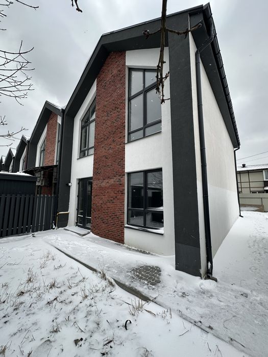 Таунхаус в Гостомелі біля озера