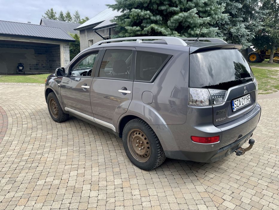 Mitsubishi Outlander 4x4 7osobowy. 2.2. Czytaj opis