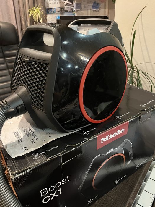 Пилосос Miele SNRF0 Boost CX1 чорний обсидіан