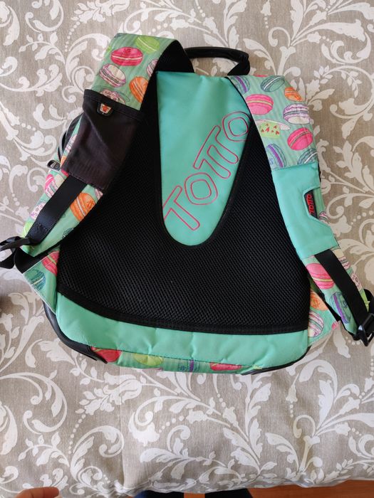 Mochila totto em boas condições