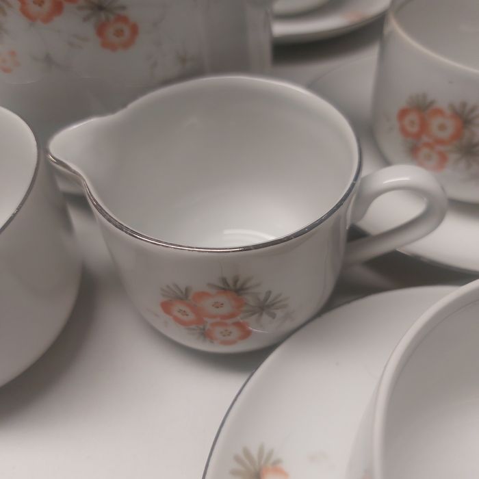 Sprzedam zestaw kawowy widoczny na zdjęciu.