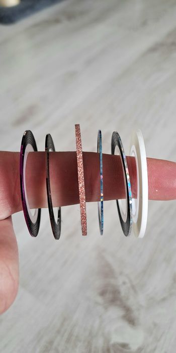 Ozdobne tasiemki do paznokci