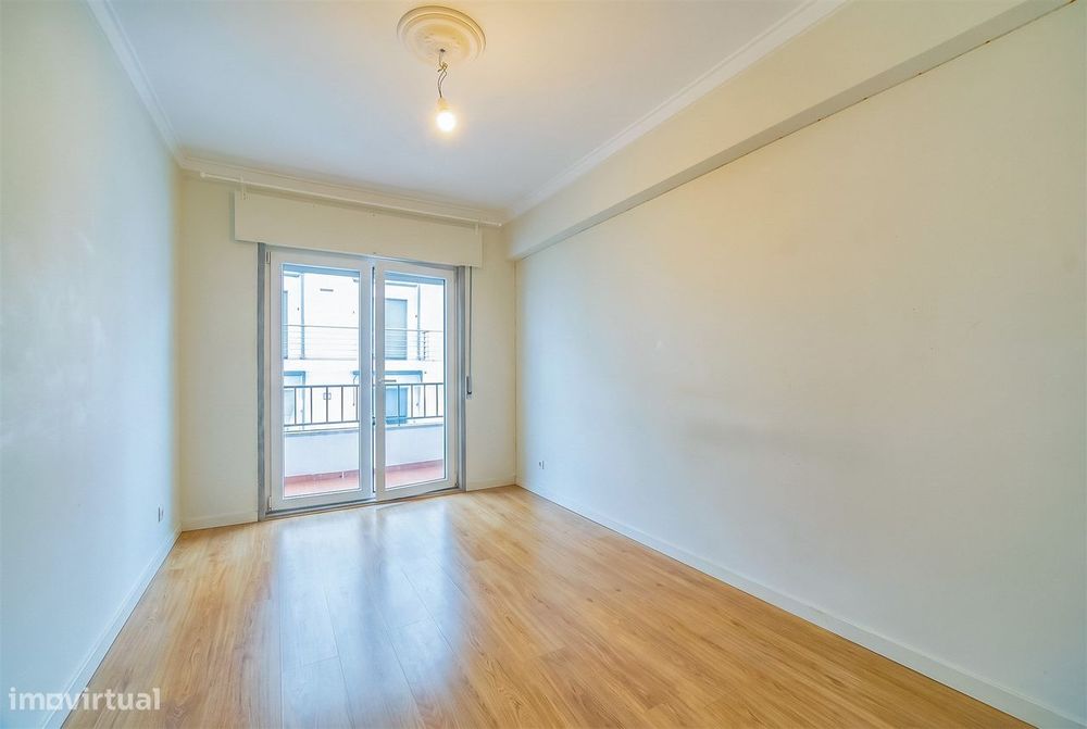 Apartamento de 4 assoalhadas na Amoreira