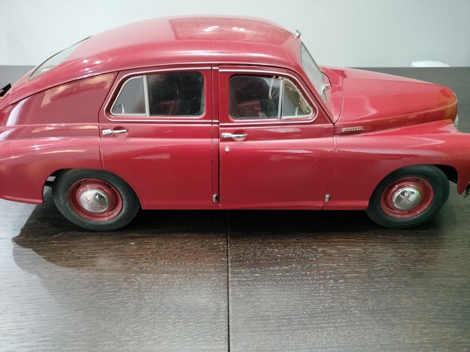 Auto Warszawa skala 1:8 deagostini
