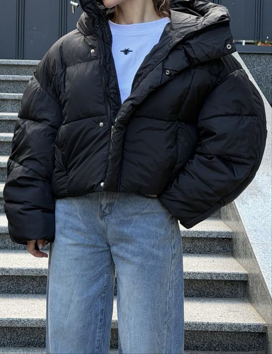 Чорний пуховик на зиму