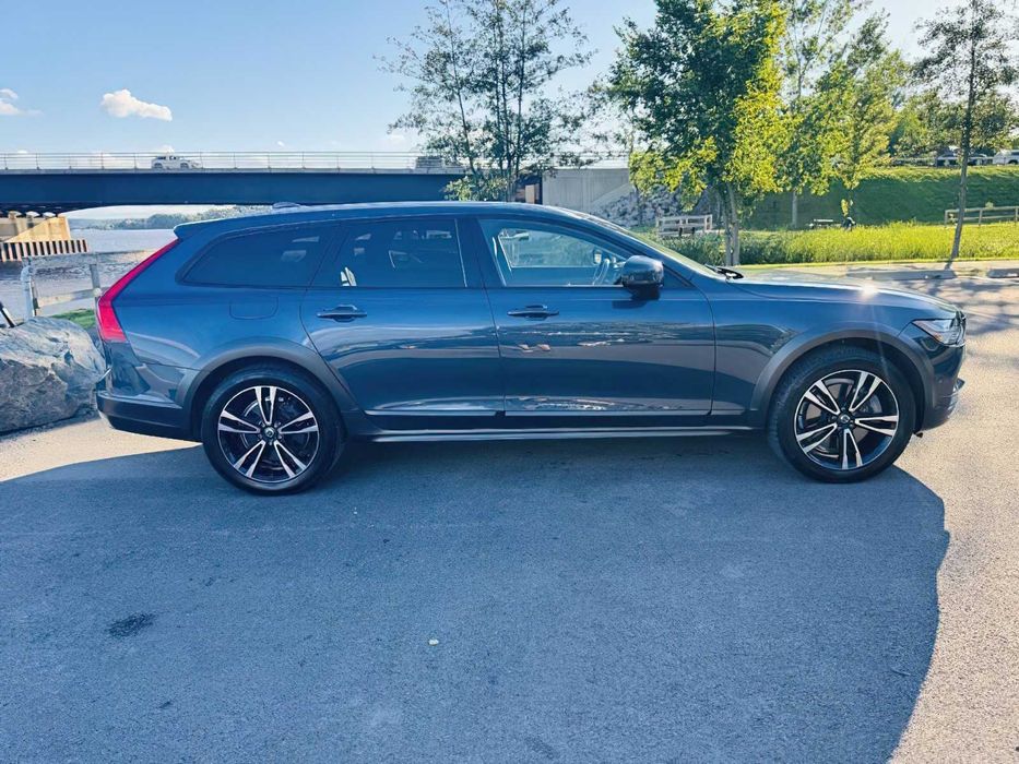 Volvo V90 Cross Country T5      2018