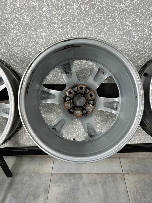 Диски Nissan ОРИГИНАЛ 6/114,3 R17 7J ET30 Dia 66.1