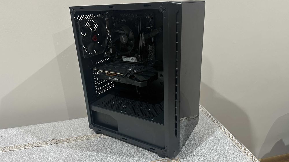 Komputer do gier Ryzen 3 1200/8GB DDR4/250GB SSD/RX 560